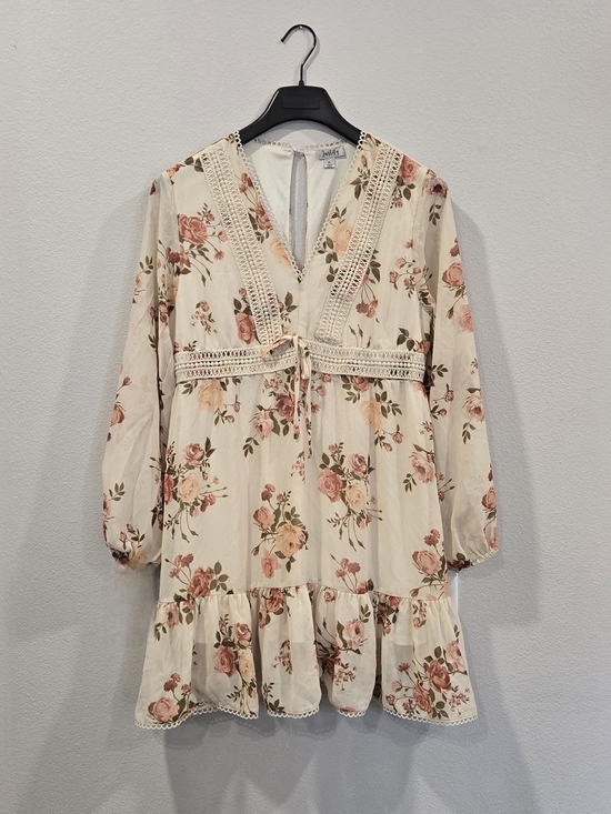 Justify Dresses & Skirts - Justify Cream Floral Lace-Trim Long Sleeve Dress XL